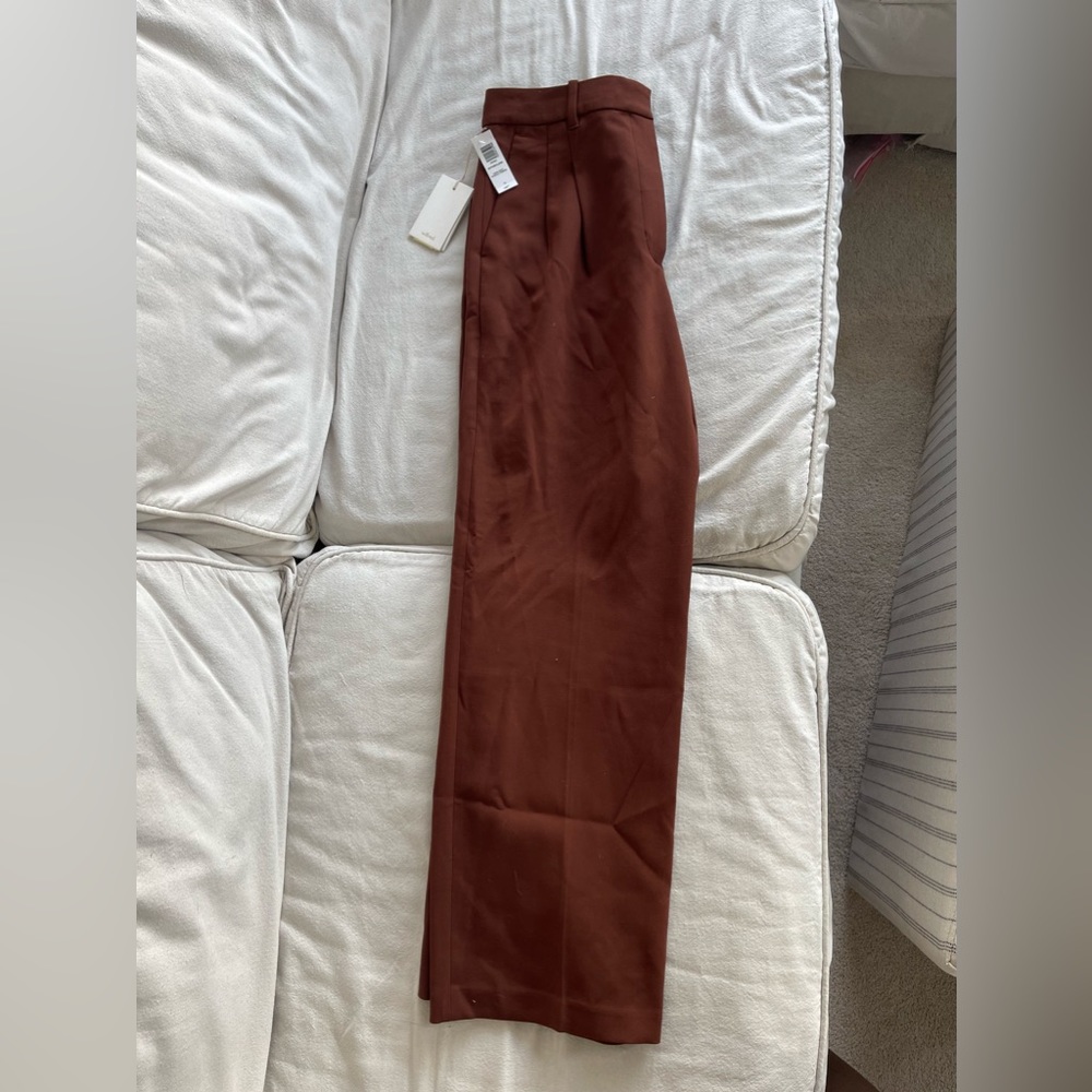 Aritzia Effortless Pant